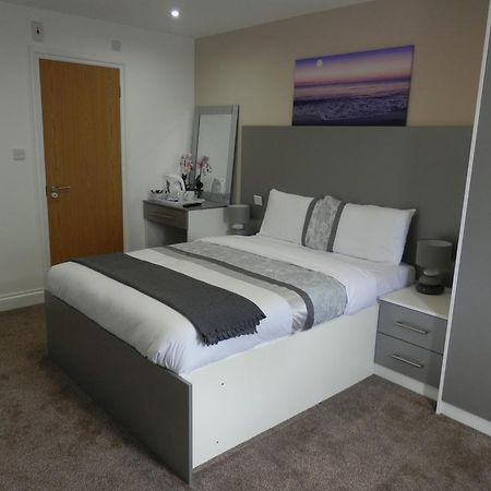 Heathrow Travellers Hub Bed and Breakfast Hounslow Eksteriør billede