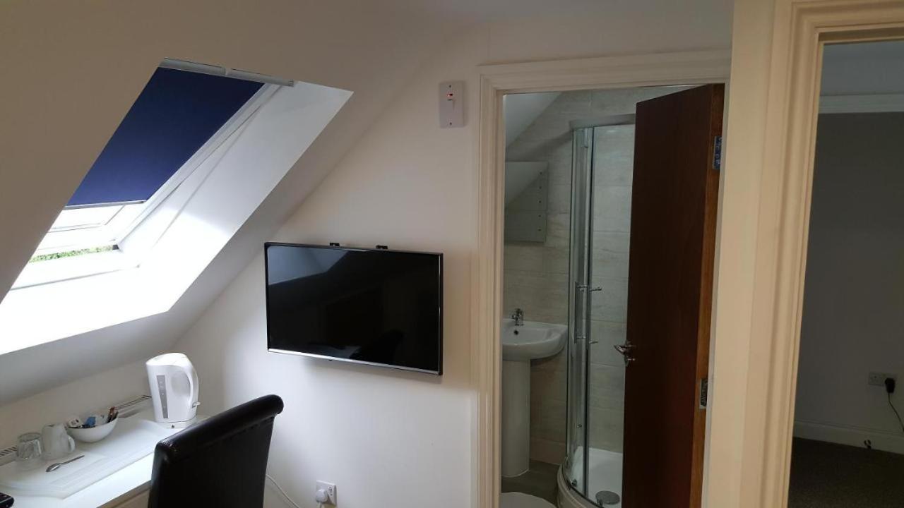 Heathrow Travellers Hub Bed and Breakfast Hounslow Eksteriør billede