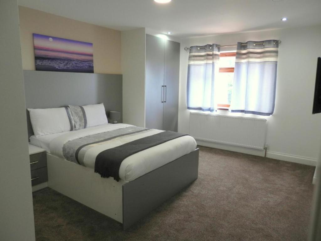 Heathrow Travellers Hub Bed and Breakfast Hounslow Eksteriør billede