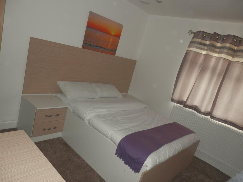 Heathrow Travellers Hub Bed and Breakfast Hounslow Værelse billede