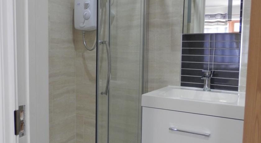 Heathrow Travellers Hub Bed and Breakfast Hounslow Eksteriør billede