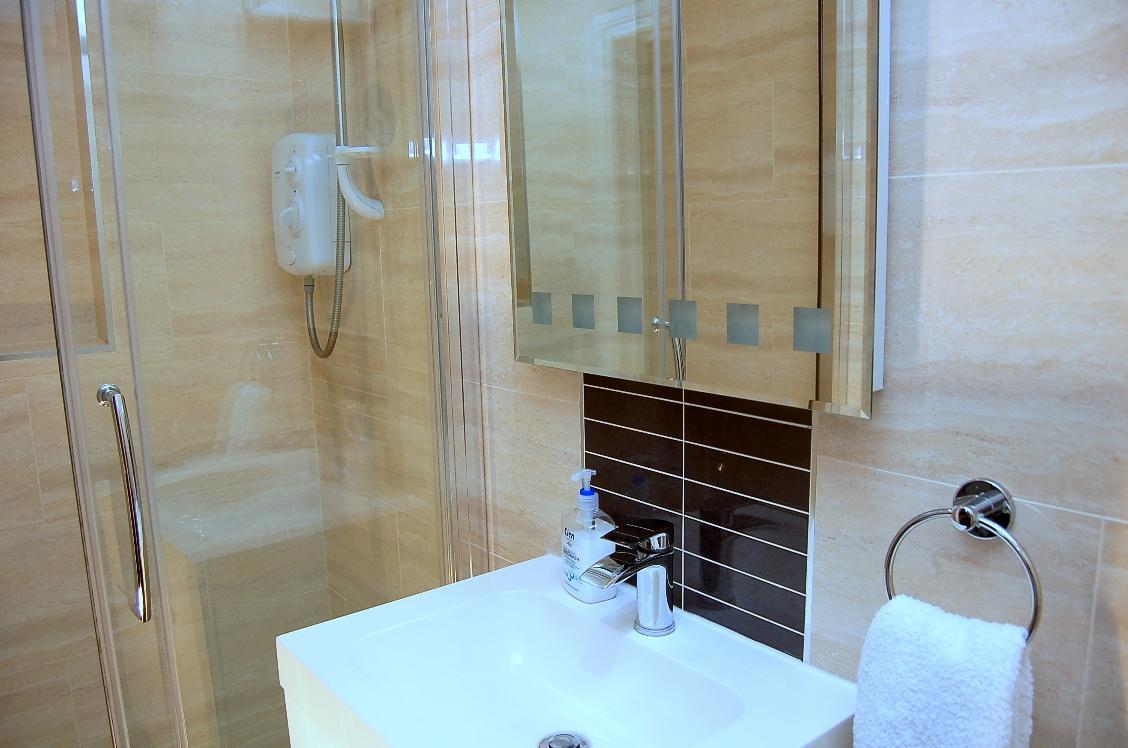Heathrow Travellers Hub Bed and Breakfast Hounslow Eksteriør billede